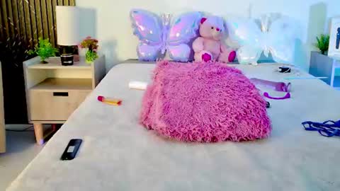 Aurora  online show from 06/18/26, 02:10