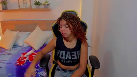 Snapshot of aurora_rodriguez chatting on 01/13/25, 12:13 aurora_rodriguez online show from 01/13/25, 12:13