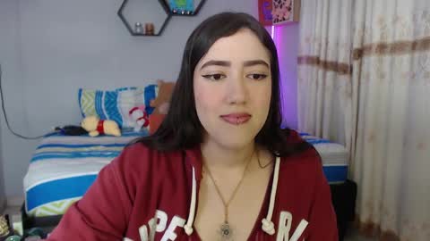 Snapshot of aurora_shy_ chatting on 12/13/24, 05:00 Aurora online show from 12/13/24, 05:00