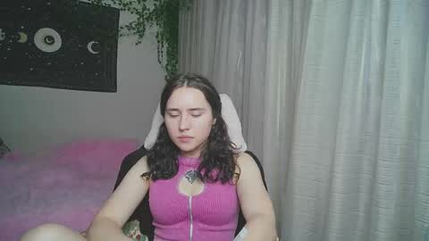 Aurora online show from 09/11/25, 12:05