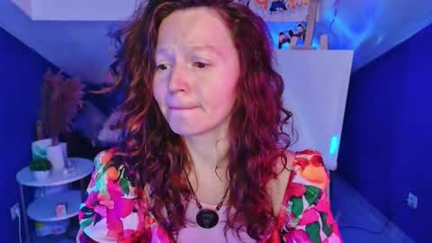 Snapshot of auroraborealis__ chatting on 10/20/25, 06:36 auroraborealis__ online show from 10/20/25, 06:36