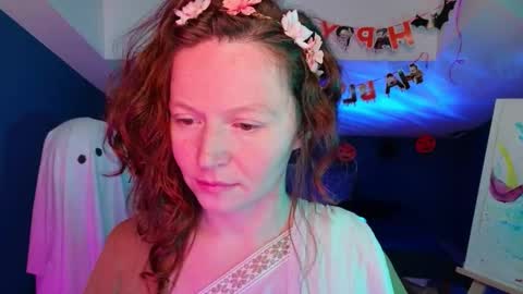 Snapshot of auroraborealis__ chatting on 10/31/25, 07:09 auroraborealis__ online show from 10/31/25, 07:09