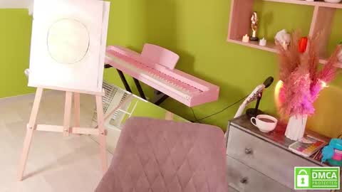 auroraborealis__ online show from 12/03/25, 09:51