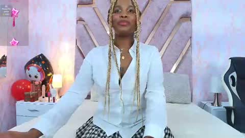 Ariana online show from 10/31/25, 02:07