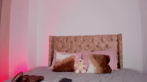 ...  ... online show from 09/25/25, 10:02