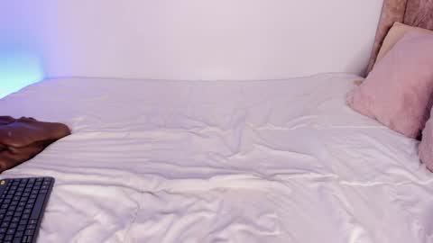 ...  ... online show from 04/14/26, 10:38