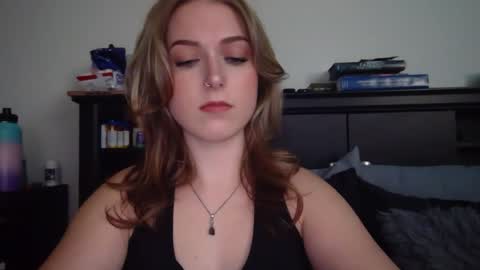 auroralightz1 online show from 08/08/26, 04:20