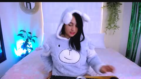 INSTAGRAM AURORA MCRY online show from 03/22/26, 05:22