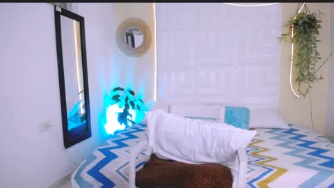 INSTAGRAM AURORA MCRY online show from 04/07/26, 04:57