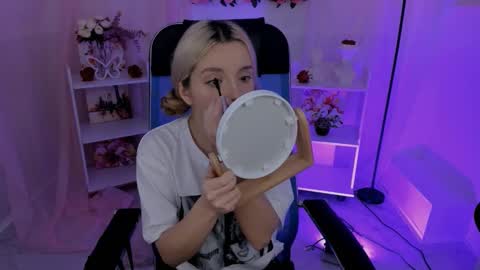 aurorawrenfield online show from 09/30/25, 05:01