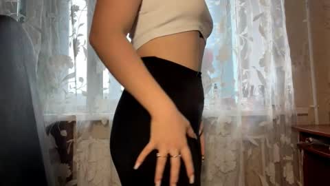 Snapshot of aurorekhuu chatting on 02/25/26, 07:07 Elizabeth online show from 02/25/26, 07:07