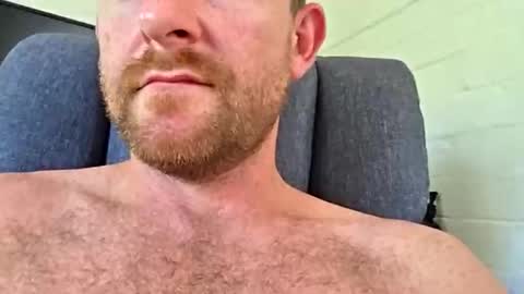 aussie_dadbod10 online show from 12/18/25, 11:11