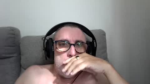 Snapshot of aussie_ozzie chatting on 05/17/26, 12:41 aussie_ozzie online show from 05/17/26, 12:41