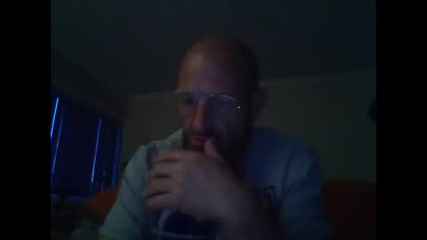 aussieguy59660 online show from 11/24/25, 09:09