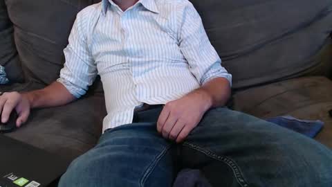 Snapshot of aussiemanvslady chatting on 02/05/25, 01:04 AussieDeviantsAnomymous online show from 02/05/25, 01:04