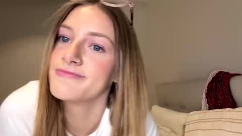 Molly May  online show from 04/04/26, 09:18