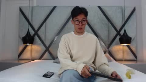 austinreeds online show from 10/06/25, 11:51