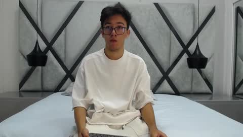 austinreeds online show from 10/18/25, 11:55