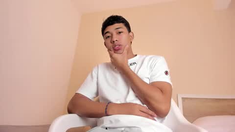 Snapshot of austintowers_ chatting on 01/16/26, 07:18 Ebony Austin online show from 01/16/26, 07:18