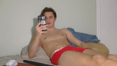 Snapshot of auston_r1ch chatting on 12/21/24, 12:31 Auston 3 online show from 12/21/24, 12:31