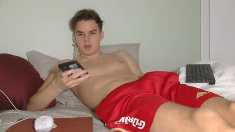 Snapshot of auston_r1ch chatting on 01/22/25, 07:03 Auston 3 online show from 01/22/25, 07:03