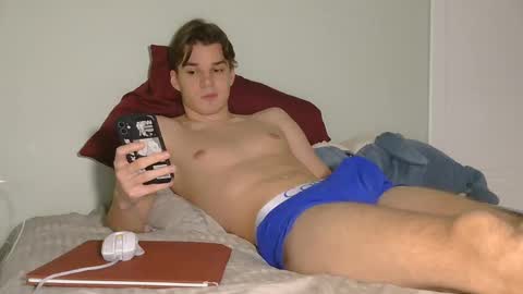 Snapshot of auston_r1ch chatting on 02/01/25, 03:52 Auston 3 online show from 02/01/25, 03:52