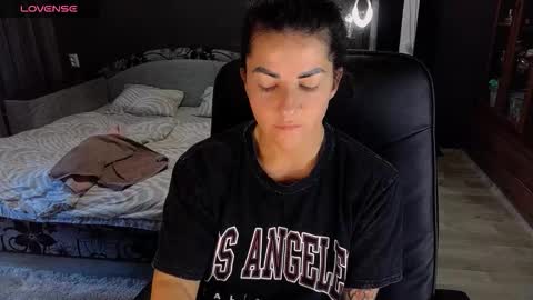 Ava online show from 09/10/25, 12:05