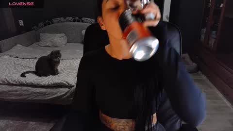 Ava online show from 12/18/25, 06:36