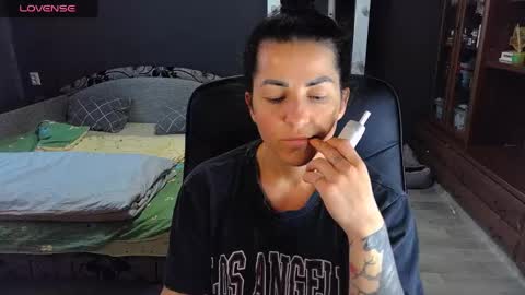 Ava online show from 04/18/26, 09:35