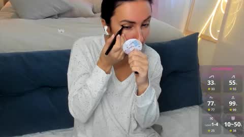 Ava online show from 09/30/25, 05:01