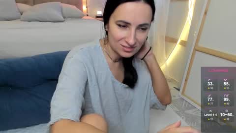 Ava online show from 11/10/25, 08:24