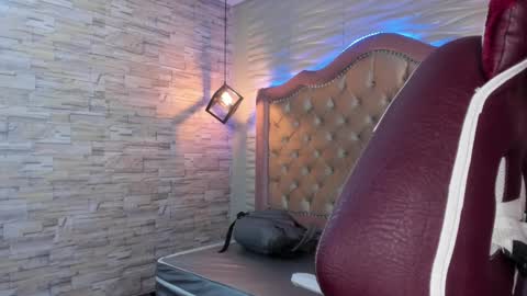              online show from 01/11/25, 01:48