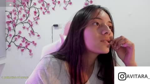 Snapshot of ava_broown chatting on 05/06/26, 03:02 online show from 05/06/26, 03:02