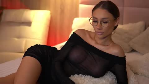 Snapshot of ava_heath chatting on 02/19/25, 03:50 Ava online show from 02/19/25, 03:50