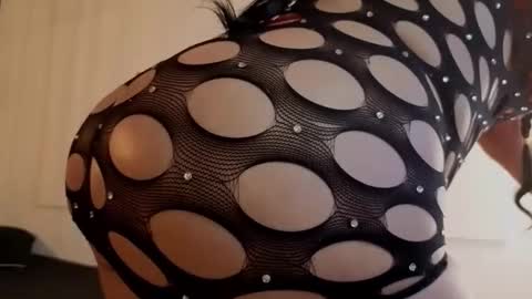 ava_lewis_ online show from 10/11/25, 04:01