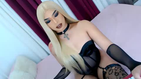 Ava online show from 10/25/25, 10:12