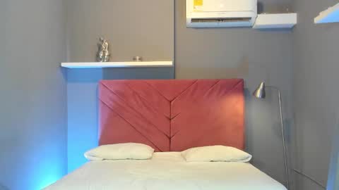 ava_luz online show from 12/20/25, 07:43