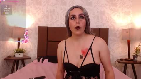 Ava  online show from 10/31/25, 08:21