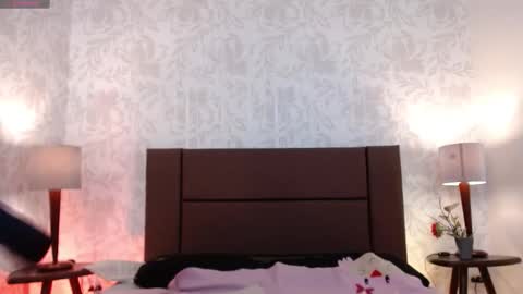 Ava  online show from 12/19/25, 07:54