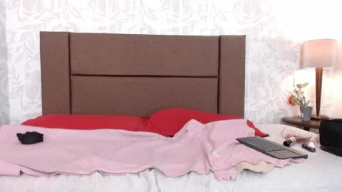 Ava  online show from 04/15/26, 07:21