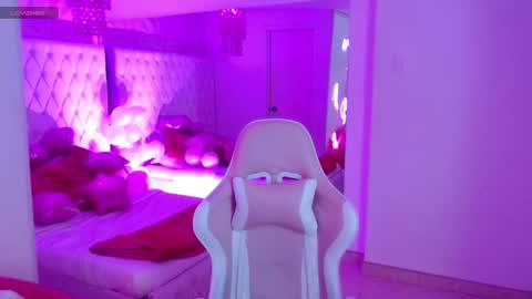 AVA online show from 02/10/26, 01:37