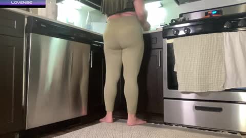 Snapshot of avabradley chatting on 10/01/25, 12:27 Ava . Support my channel by using my affiliate link to make your account  Thanks  online show from 10/01/25, 12:27