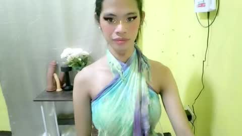 avacadaxcx online show from 11/11/25, 10:21