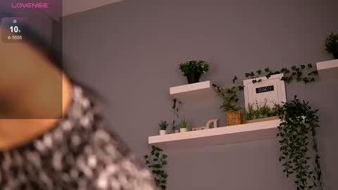 Ava online show from 04/18/26, 06:45