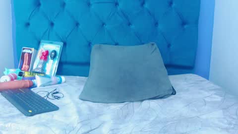 Snapshot of avalericherrycm101 chatting on 10/01/25, 12:27 avalericherrycm101 online show from 10/01/25, 12:27