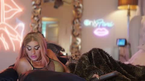 AvalonnFoxx online show from 12/18/24, 06:35