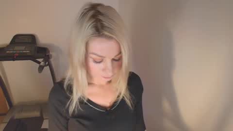 Eira online show from 01/15/26, 04:11