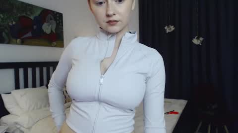 avani__gregg online show from 11/15/25, 02:13