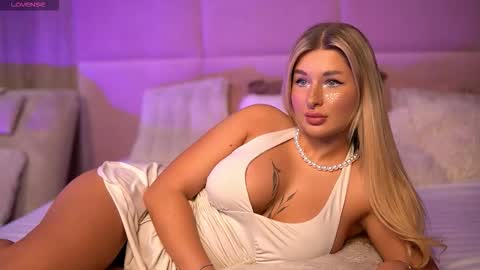 Carina online show from 10/29/25, 10:22