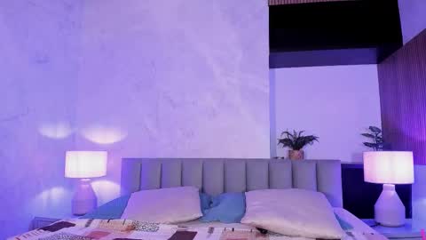 avawhiite online show from 10/23/25, 06:39